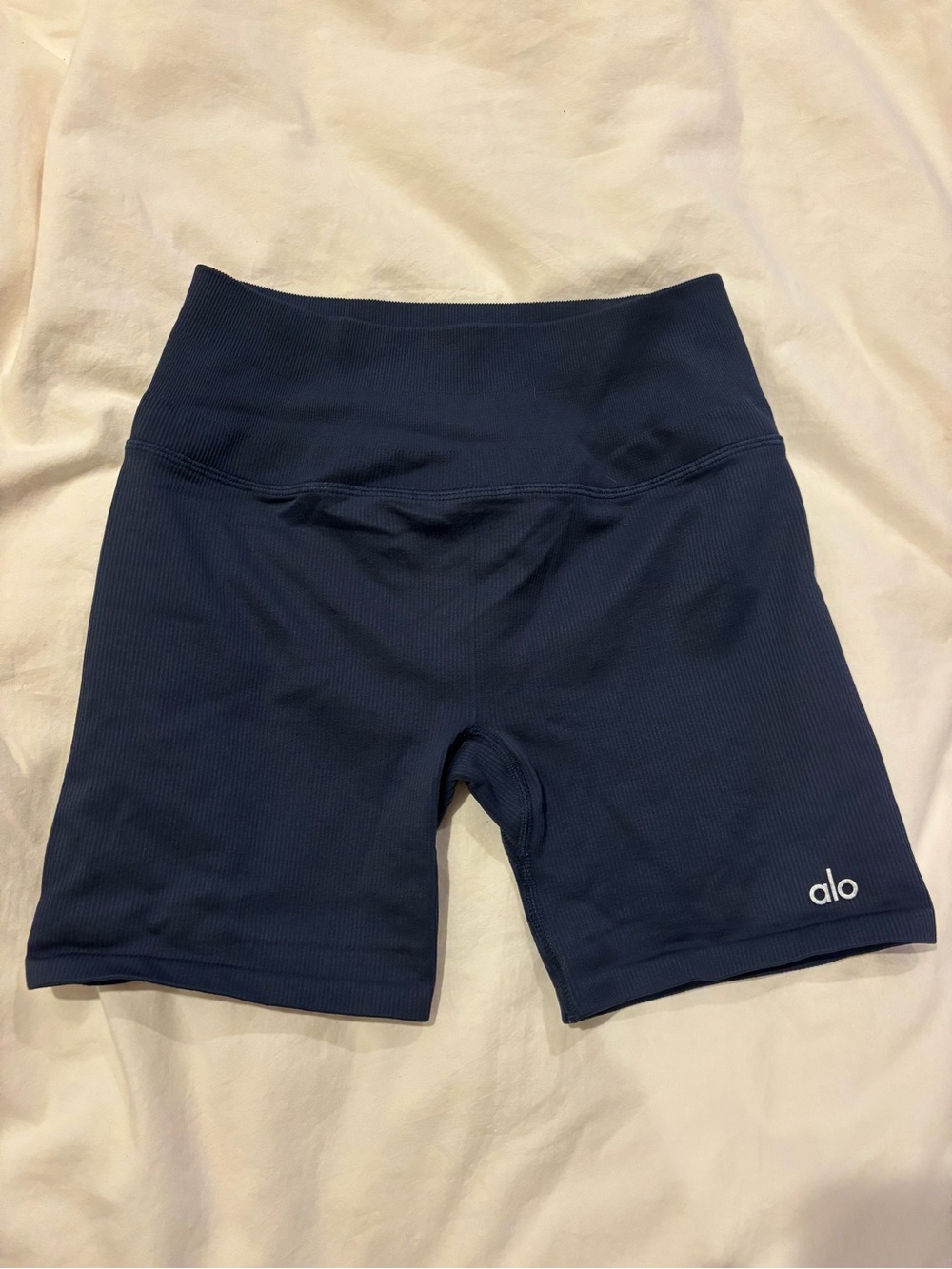 ALO Yoga Ribbed High-Rise Bike Shorts in Navy